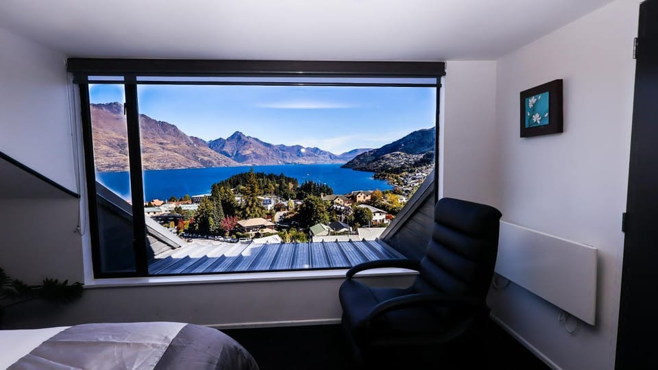 Awesome Studio - Amazing Mountain & Lake Views Apartment in Queenstown