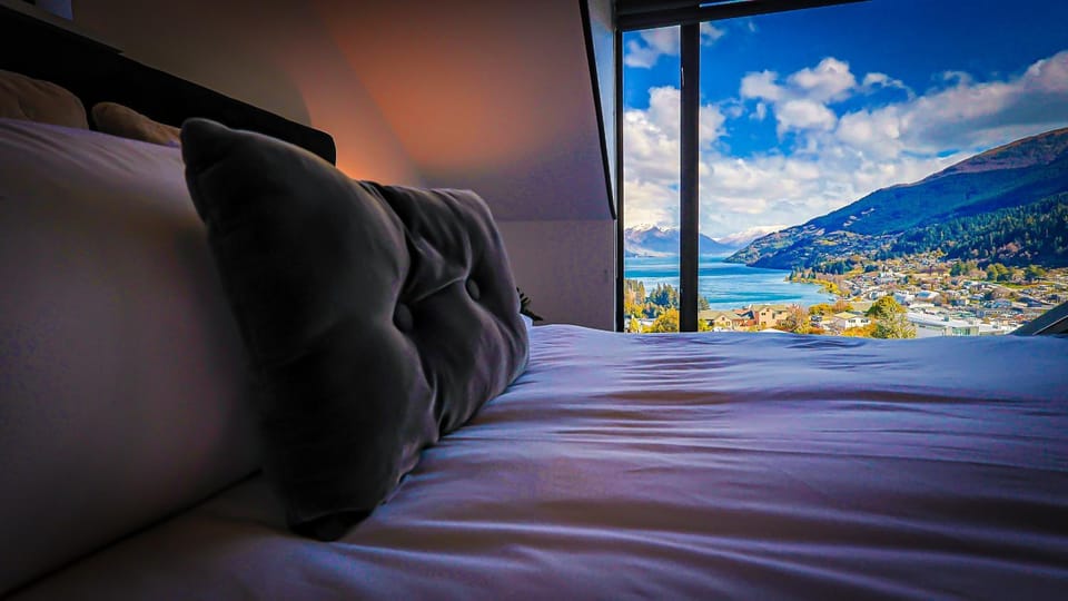 Awesome Studio - Amazing Mountain & Lake Views Apartment in Queenstown