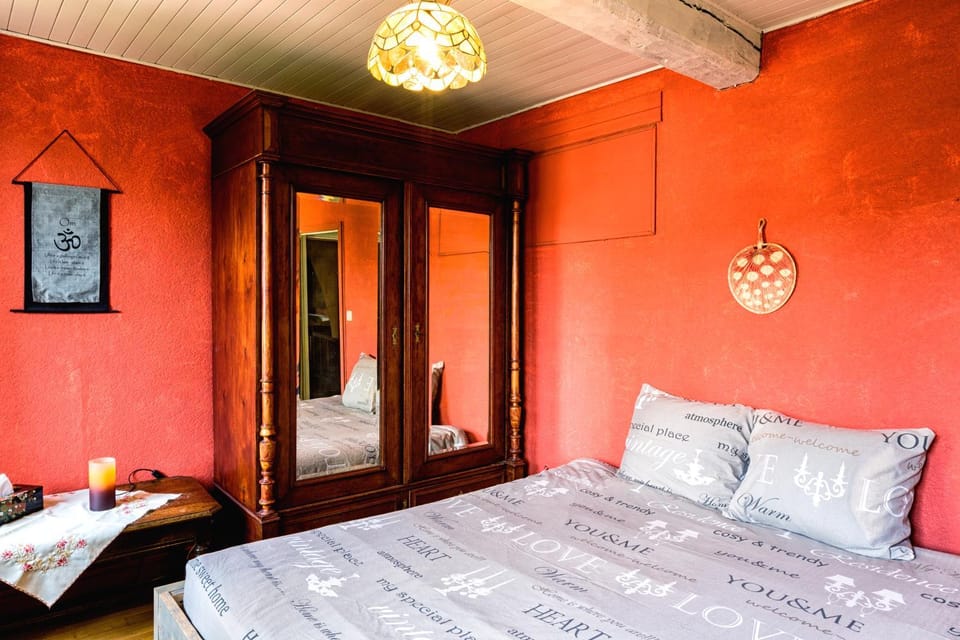 Relax à Maison Sax Kingsize Vacation rental in Wallonia, Belgium