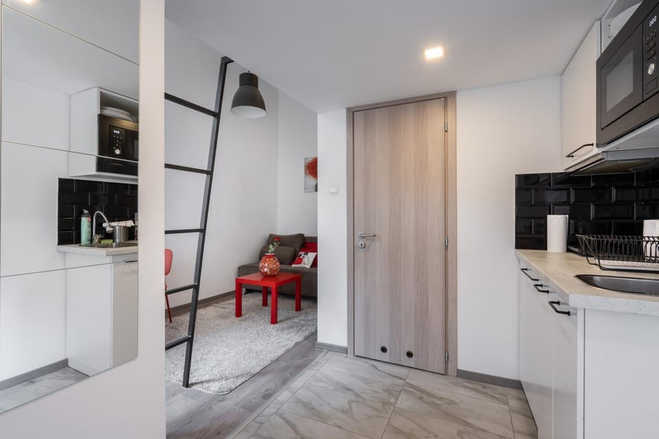 Kitchen or kitchenette, Living room