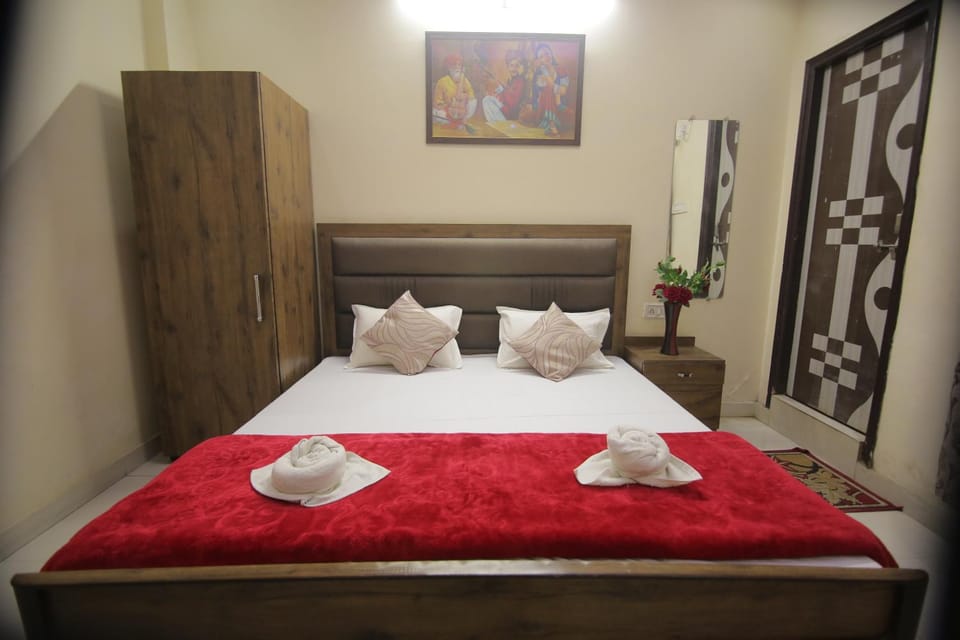 TV and multimedia, Bedroom, locker, air conditioner