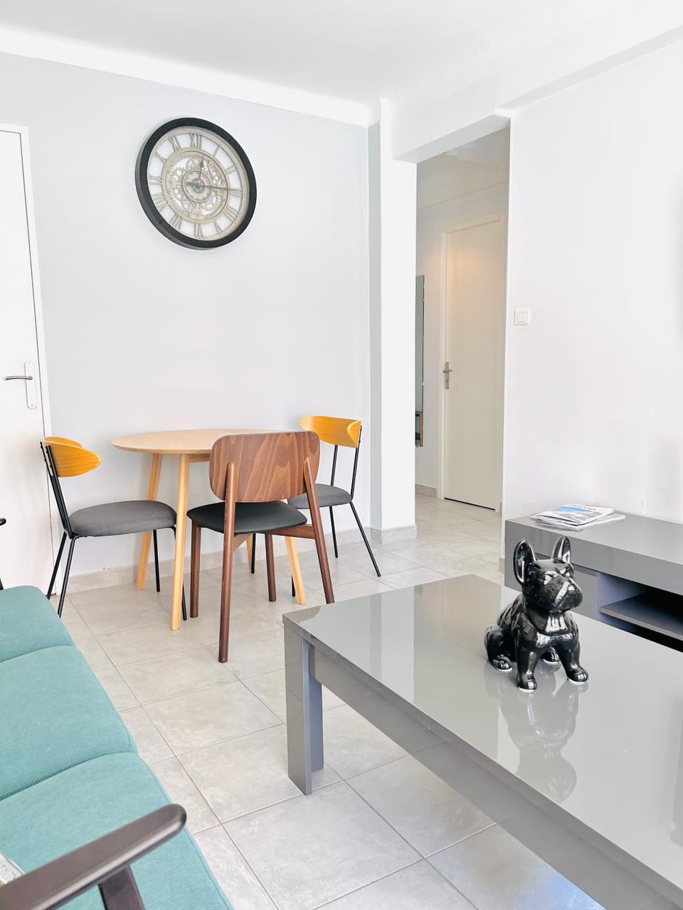 2 bedroom luxury flat with Balcony Cannes Center Apartment in Cannes