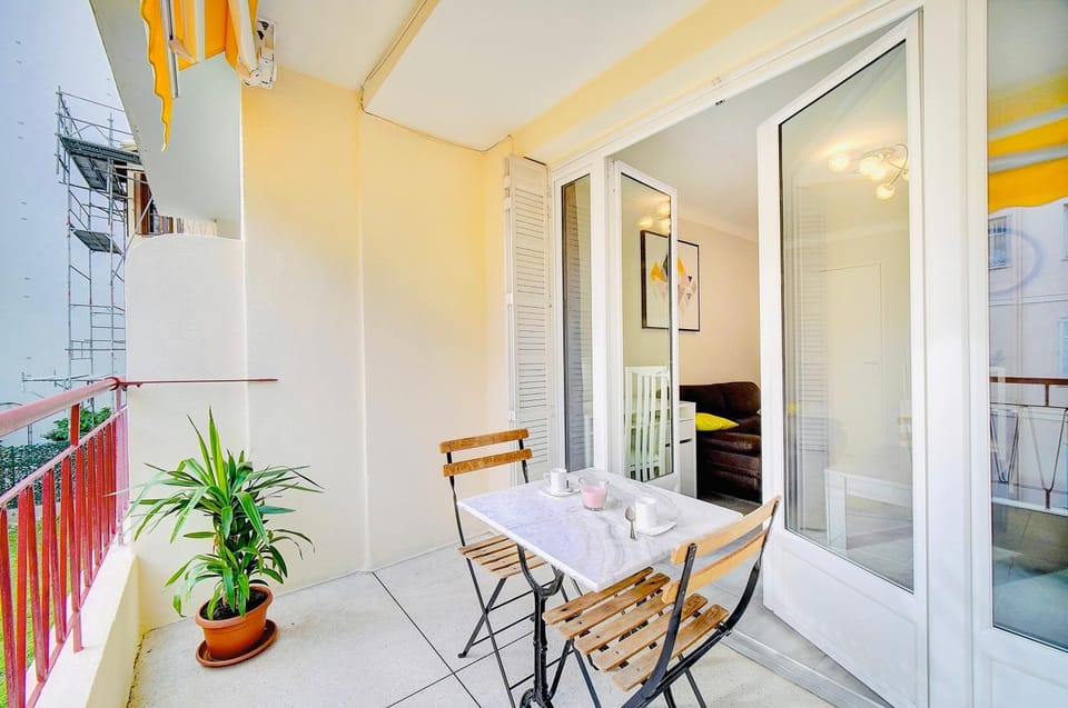 2 bedroom luxury flat with Balcony Cannes Center Apartment in Cannes