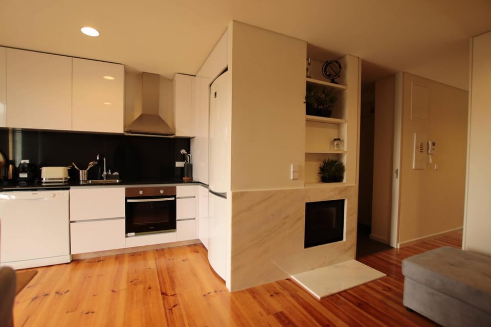 OPORTO GUEST Natária Flats with Parking Apartment in Porto