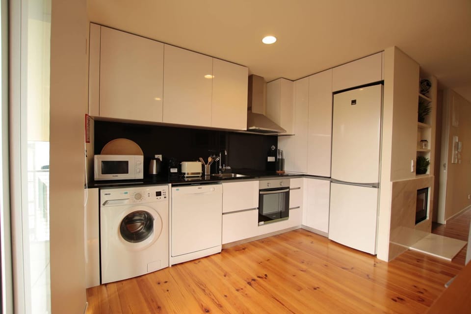 OPORTO GUEST Natária Flats with Parking Apartment in Porto