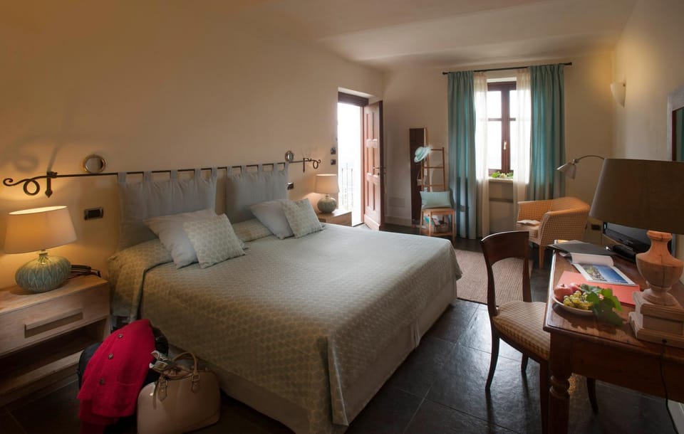 Spring, Bed, Day, Winter, Summer, TV and multimedia, Living room, Photo of the whole room, Bedroom, Autumn, On site, Garden view, Pool view, Buffet breakfast, Seasons