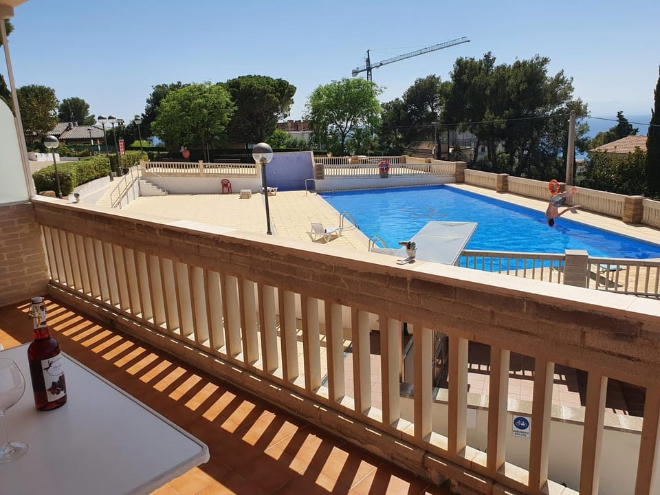 Apartamento con vistas y piscina en Salou! Apartment in Salou