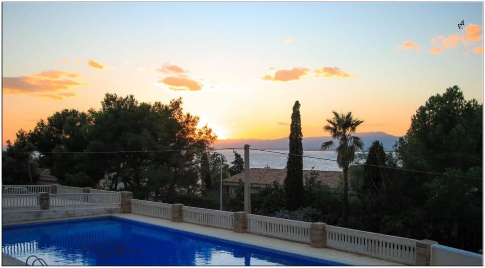 Apartamento con vistas y piscina en Salou! Apartment in Salou
