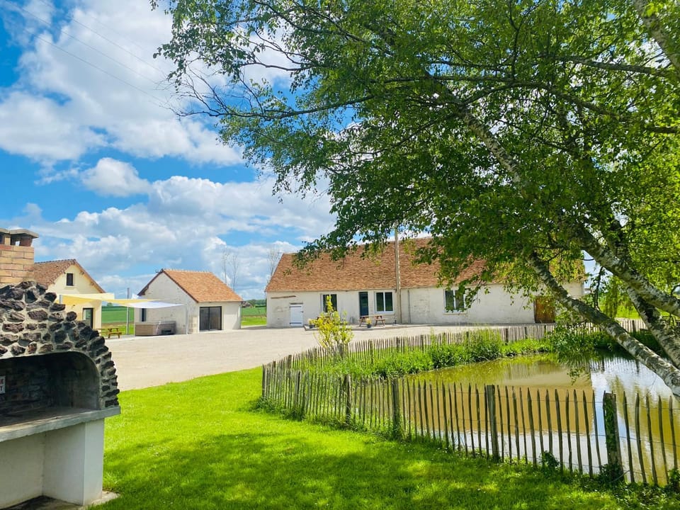 Gîte du Petit Tenu-17 couchages - proche gare et sortie autoroute House in Pays de la Loire