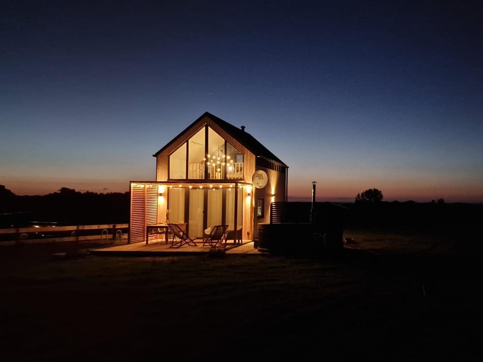 Property building, Off site, Night, Neighbourhood, Natural landscape, Summer, Children play ground, Hot Tub, Balcony/Terrace, Beach, On site, Area and facilities, Area and facilities, Location, Sunset, Parking, sunbed