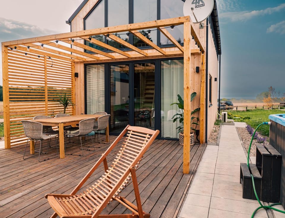 Property building, Off site, Day, Neighbourhood, Natural landscape, Summer, Children play ground, Hot Tub, Beach, Beach, On site, Sea view, Sea view, Area and facilities, Area and facilities, Location, Sunset, Parking, sunbed