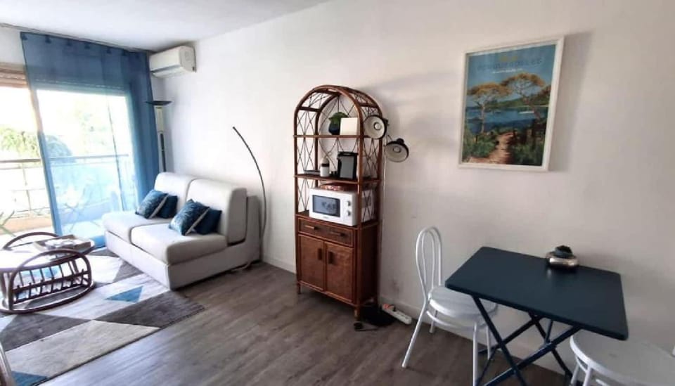Balcony/Terrace, Living room, Seating area, Dining area