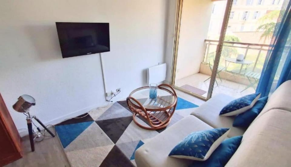 TV and multimedia, Balcony/Terrace, Living room, Seating area