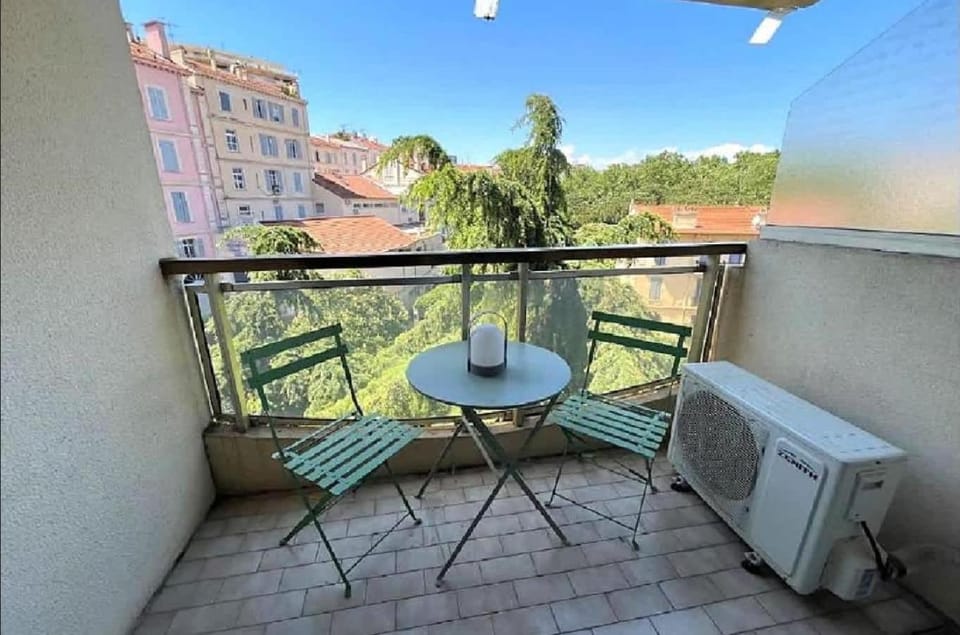 Day, View (from property/room), Balcony/Terrace, Seating area, Dining area