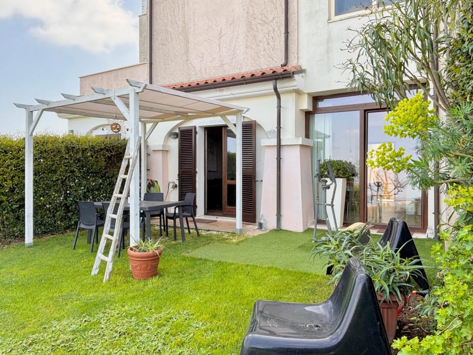 Patio, Garden, Garden view, Lunch