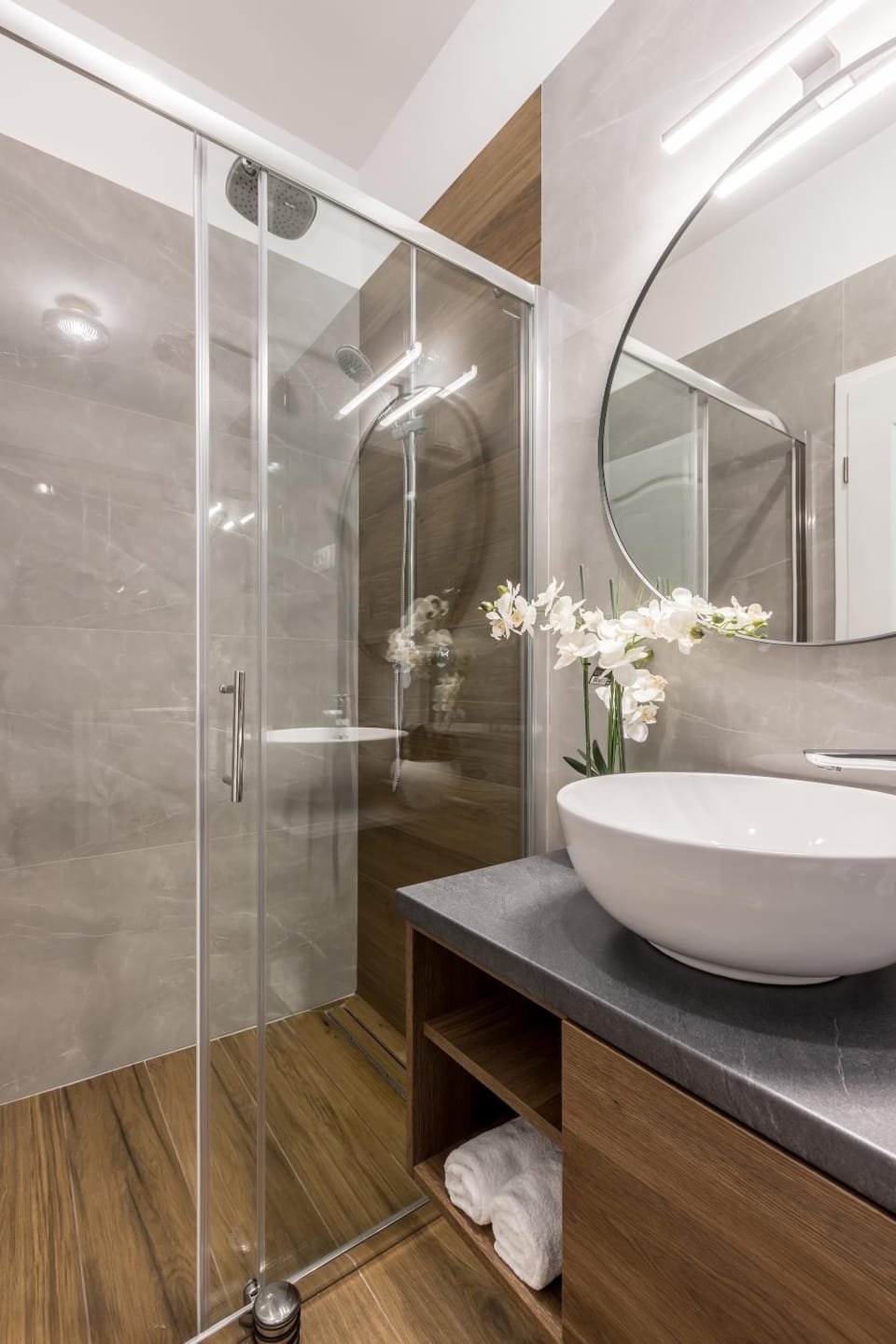 Shower, Bathroom, Decorative detail, towels, washing machine
