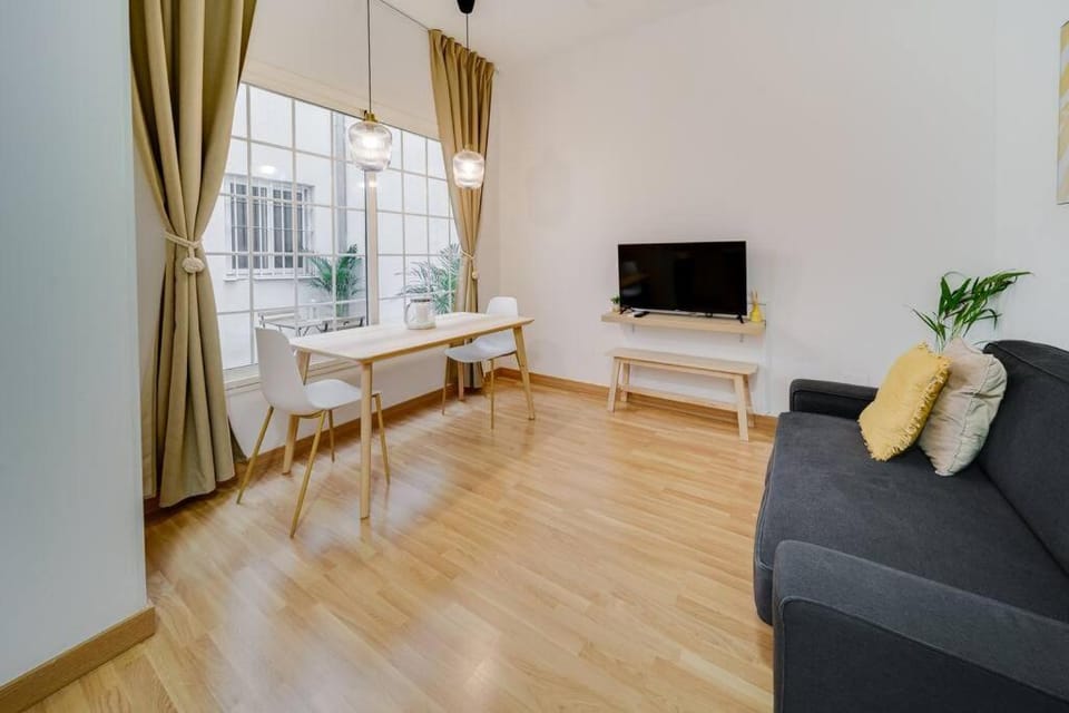 Encantador apartamento con patio Apartment in Malaga