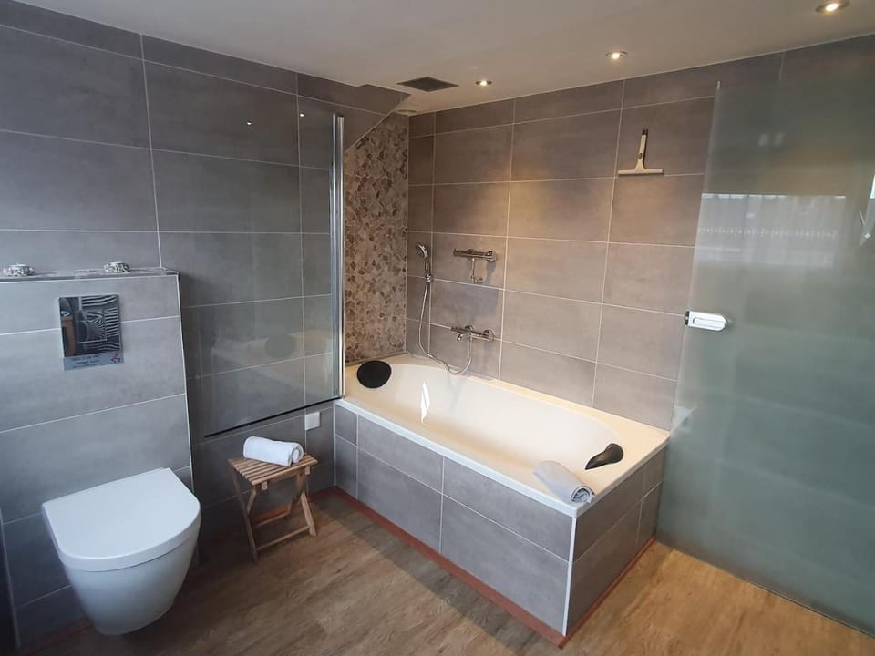 Shower, Bathroom, Bath, towels