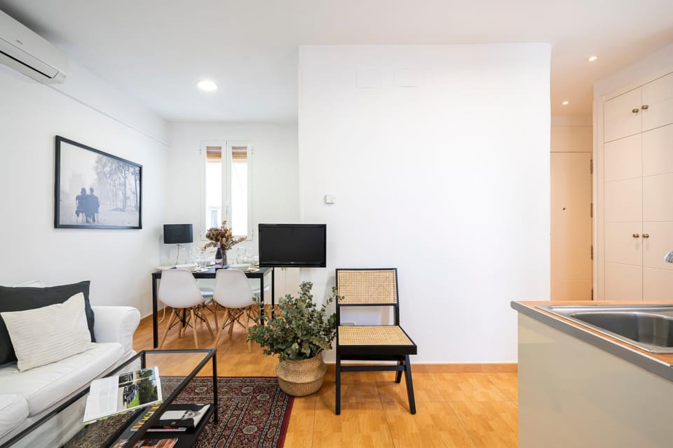TV and multimedia, Living room, Dining area