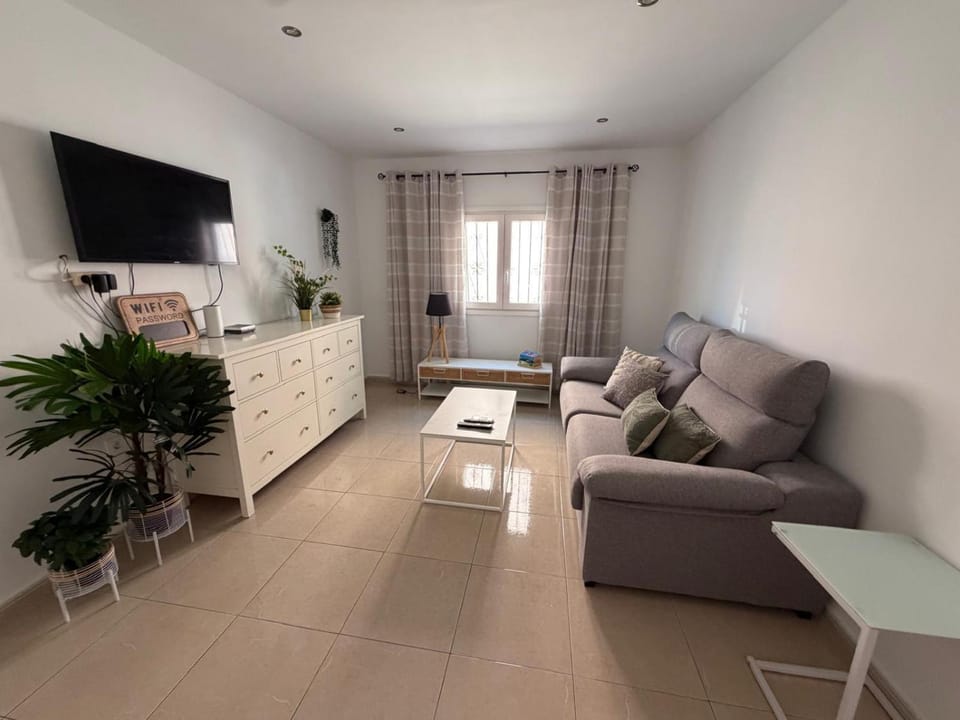 Bed, Living room