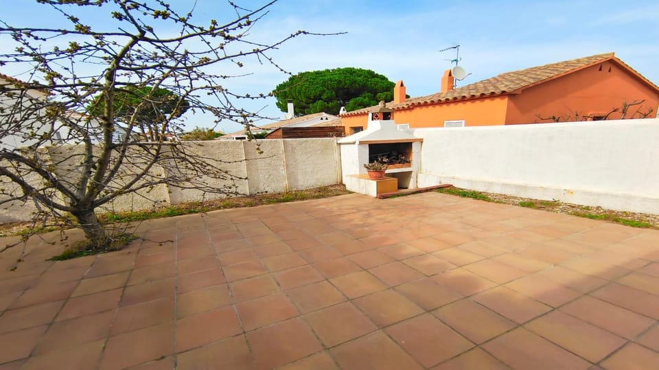 Patio, BBQ facilities, Balcony/Terrace