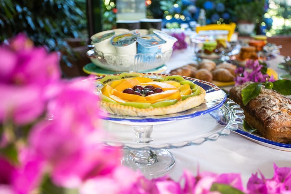 Continental breakfast, Buffet breakfast
