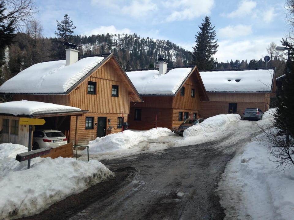 Facade/entrance, Winter