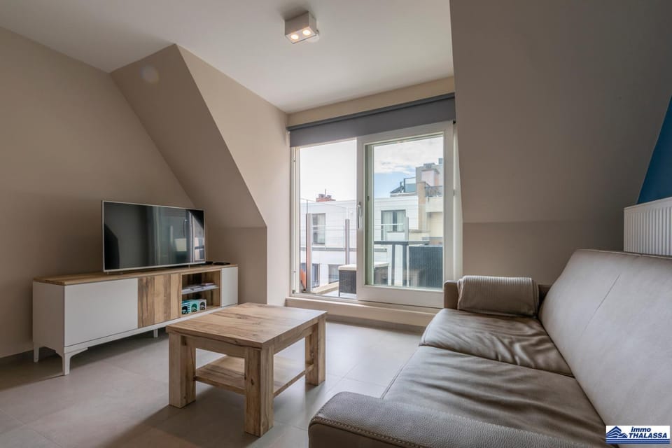 TV and multimedia, Seating area