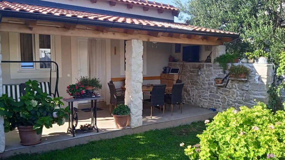 Property building, Garden view