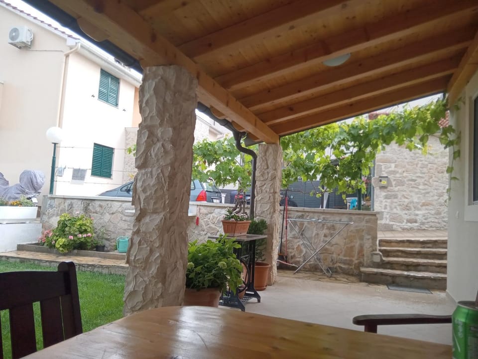 Balcony/Terrace, Garden view