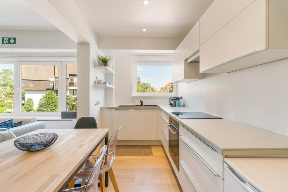 Dining area, kitchen