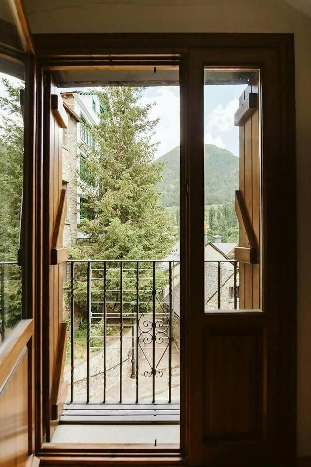 Casa Begoña by Cardi Suites Apartment in Sallent de Gállego