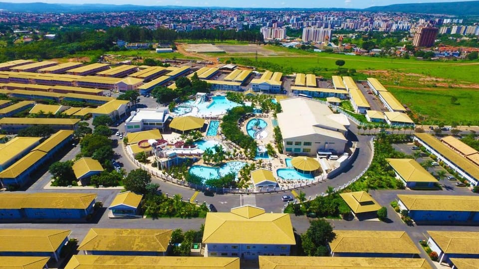 Lacqua diRoma V Apt localizado próximo a portariaParque aquático completo nao dispomos de roupa de cama e banho Apartment hotel in State of Goiás