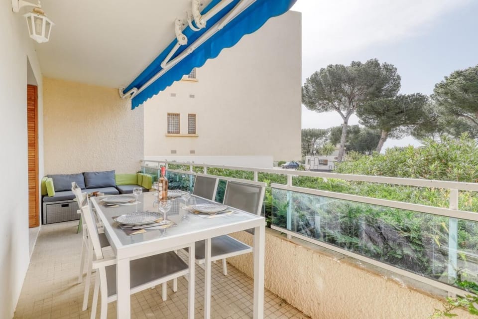 Recent T3 in residence with swimming pool in La Favière Apartment in Le Lavandou