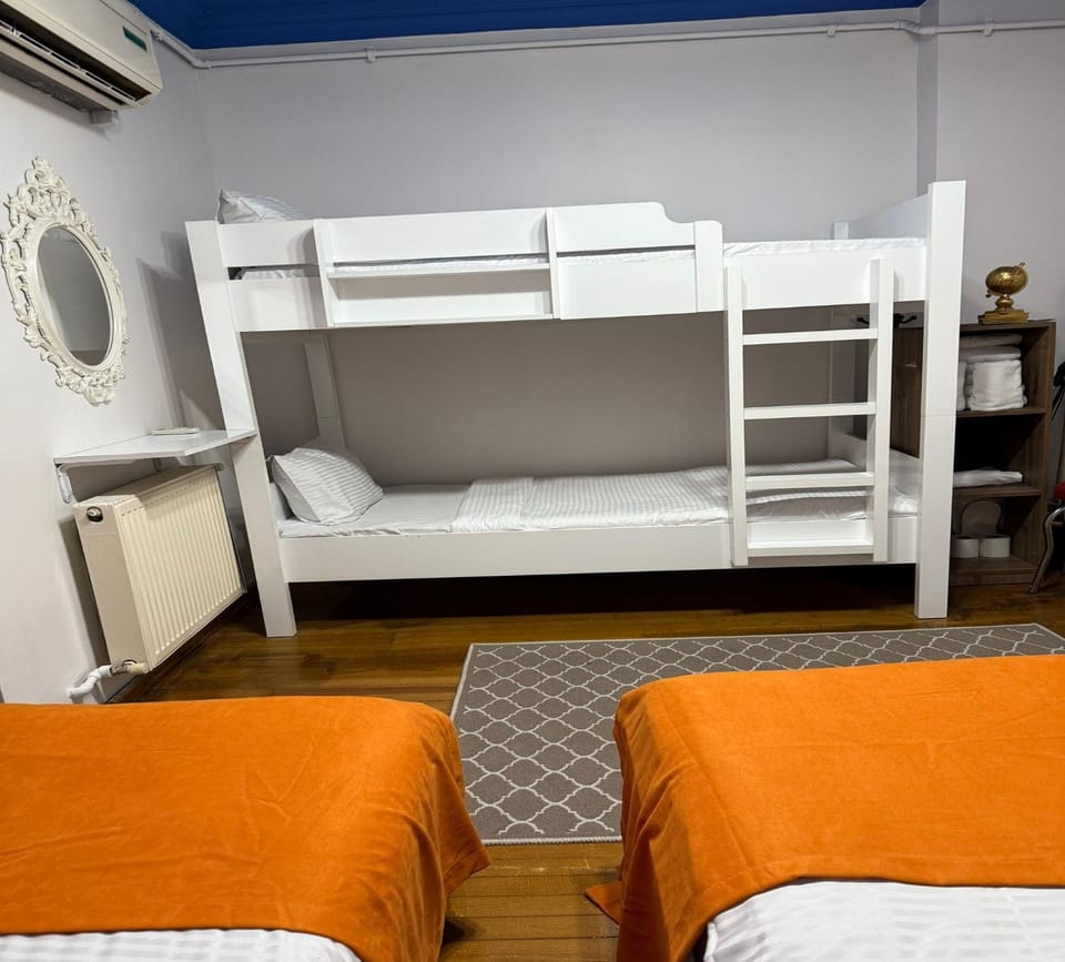 bunk bed