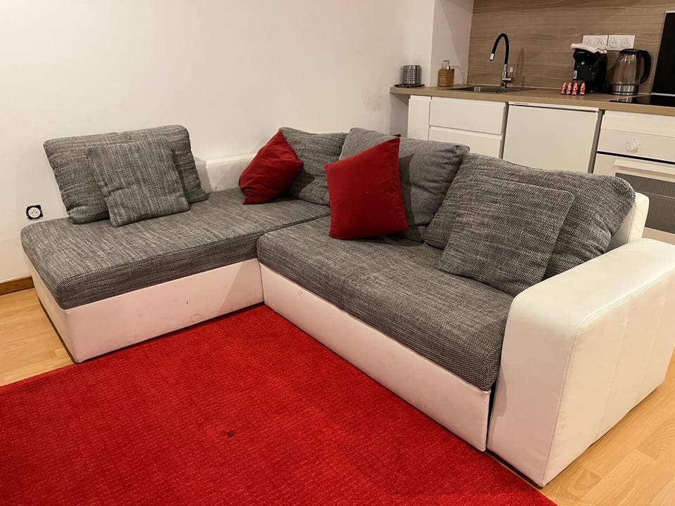 Kitchen or kitchenette, Living room, Seating area