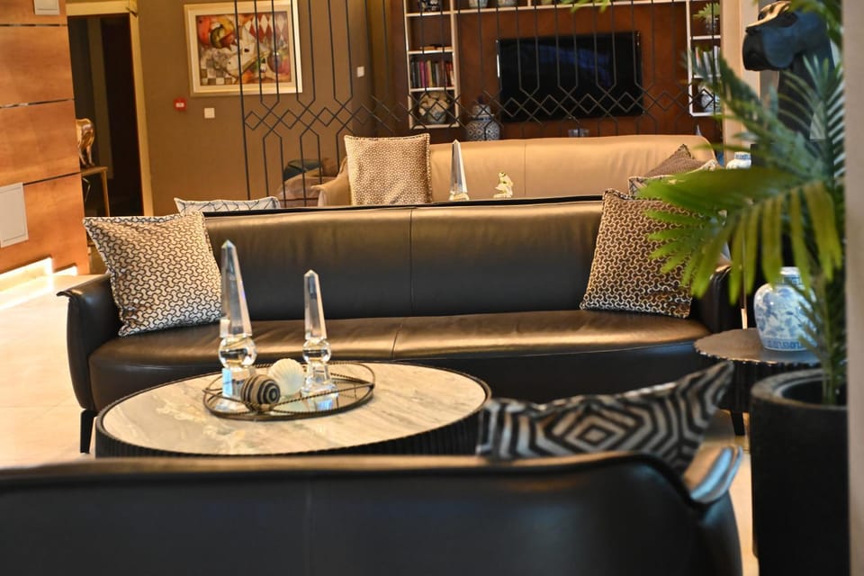 TV and multimedia, Seating area