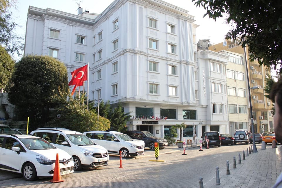 Property building, Facade/entrance