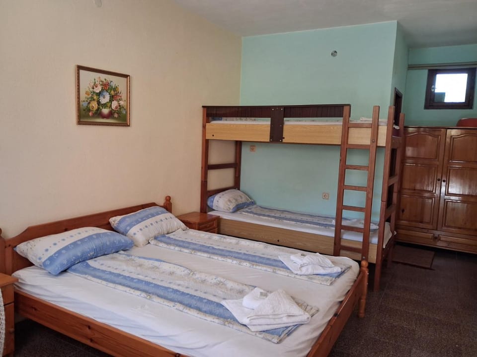 Стаи за гости Нептун Bed and Breakfast in Burgas Province