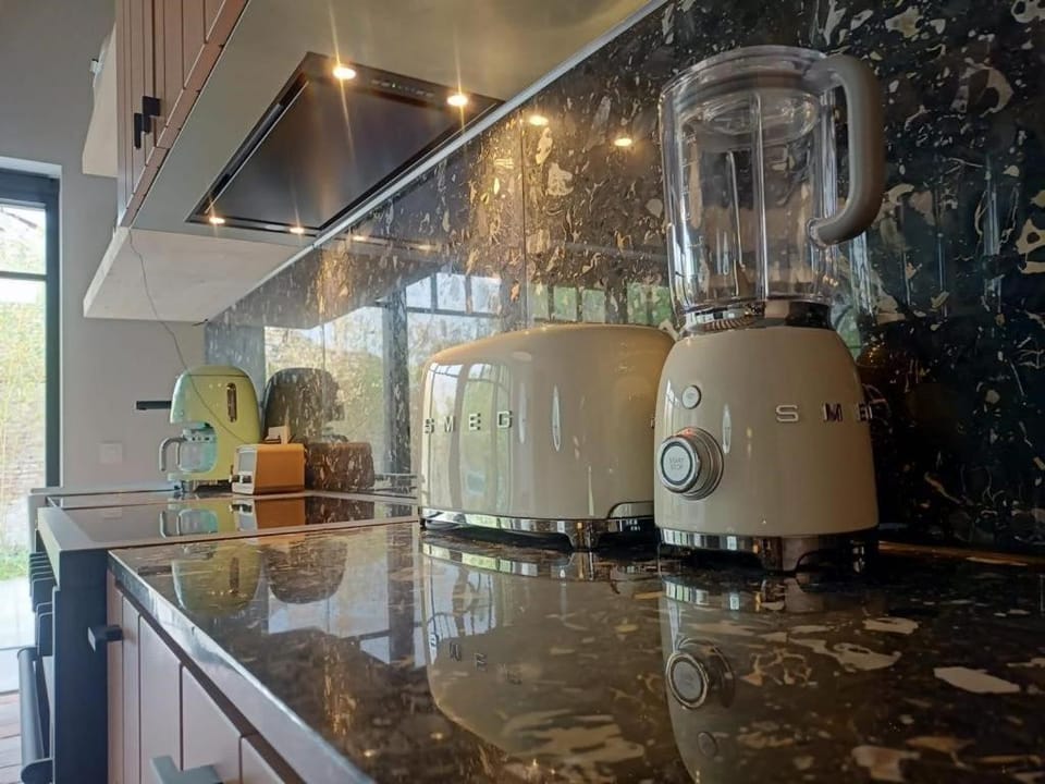 Coffee/tea facilities, Kitchen or kitchenette
