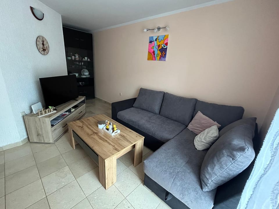 Communal lounge/ TV room, TV and multimedia, Living room, Evening entertainment