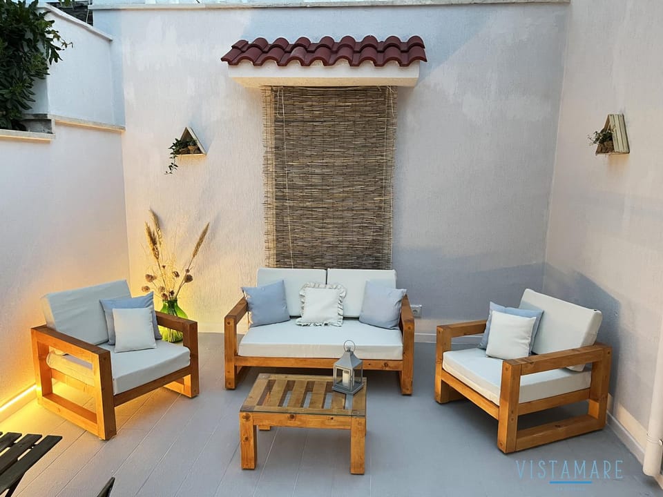 Property building, Balcony/Terrace
