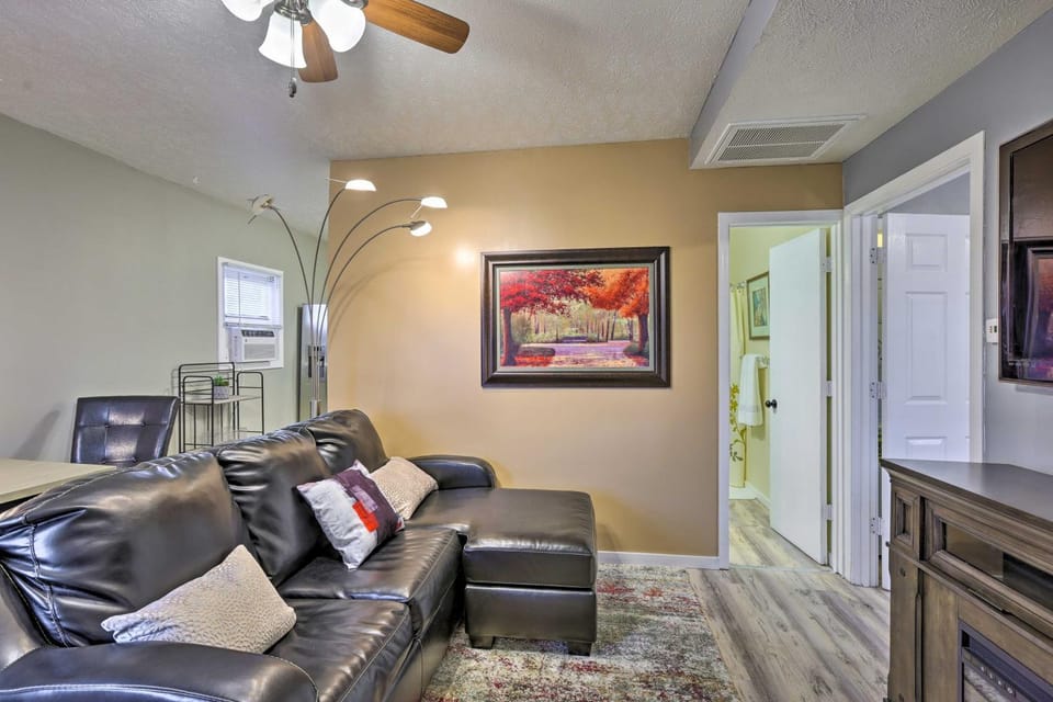 Council Bluffs Cottage: Proximity to Parks! House in Council Bluffs