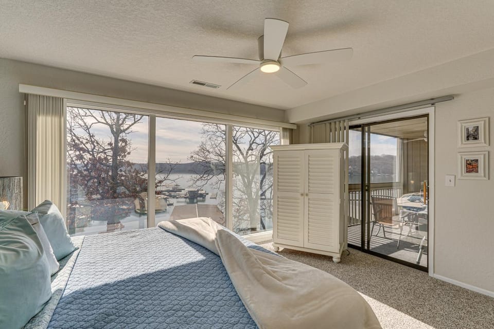 Lake-View Balcony, Pool Access! Osage Beach Gem House in Lake of the Ozarks