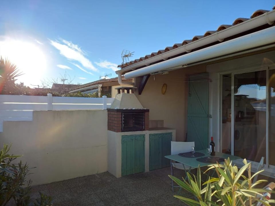 Patio, BBQ facilities
