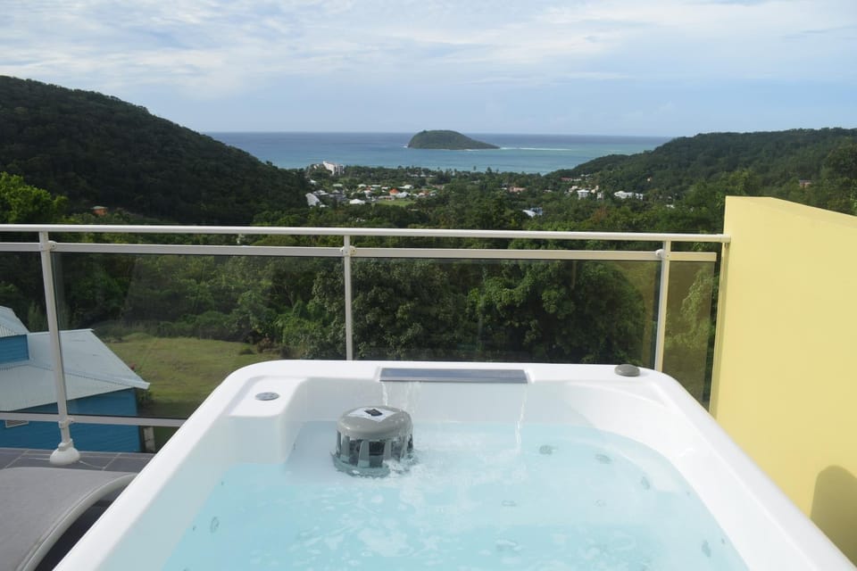 Hot Tub, Hot Tub