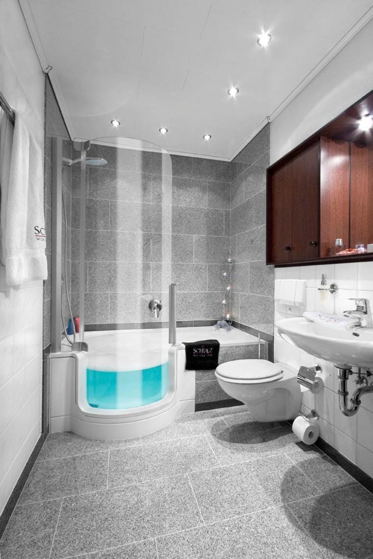 Bathroom, Photo of the whole room
