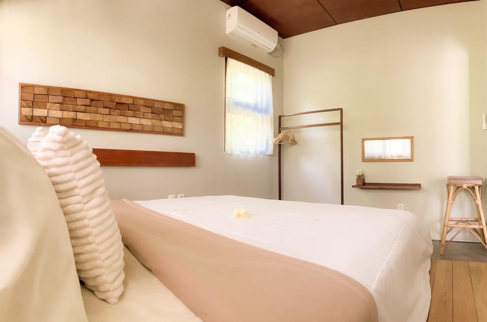 Bedroom, air conditioner