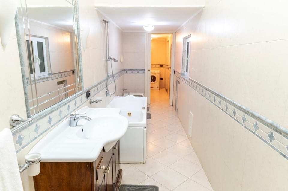 Bathroom, Bath