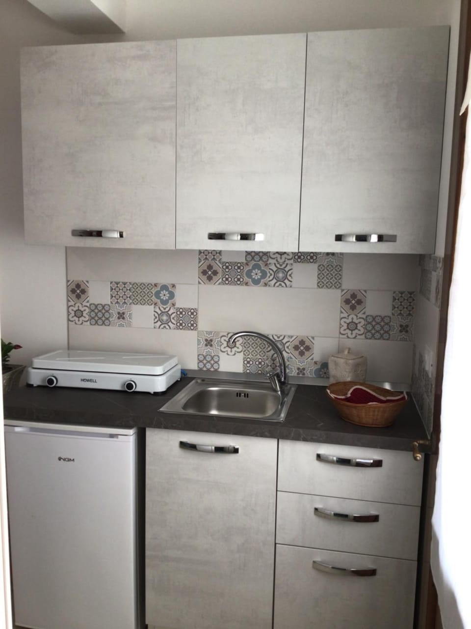 Kitchen or kitchenette, stove